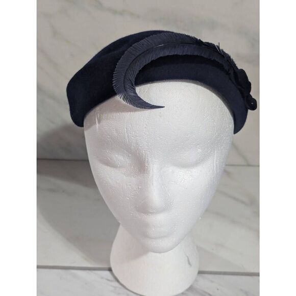 Neumann Women's Blue Endler Fair Field Vintage 40's Flat Wool Feather Embellishe - Picture 1 of 6